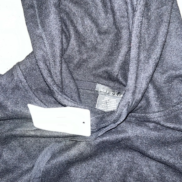 NWT Women's MAX & MIA Black Stretch Hoodie Size Small S - Picture 2 of 2
